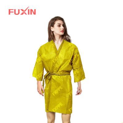 China Single Use Disposable Polypropylene Nonwoven Kimono For Beauty Salons for sale