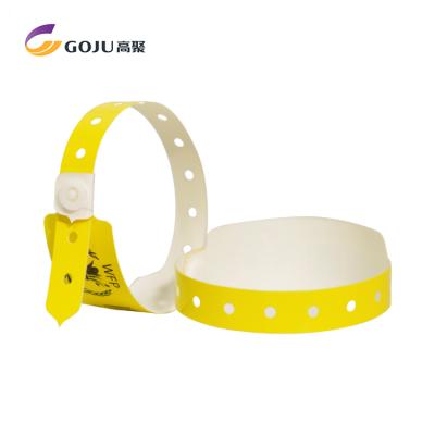 China Rfid plastic wristband hot sale waterproof/waterproof cheap wristband with QR Code for sale