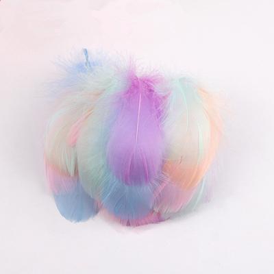 China Wedding Color Goose Feathers 6-12CM Dyed Goose Feather DIY Decorative Flip Ball Feathers for sale