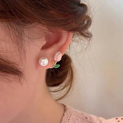 China FASHIONABLE Tulip Freshwater Pearl Earrings 925 Silver Needle Pearl Natural Freshwater Front And Back Wear Pearl Jewelry for sale