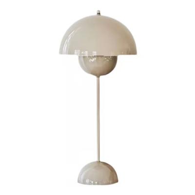 China Wholesale Metal Living Room Bedroom Table Lamps Elegant Portable Table Lamps for sale