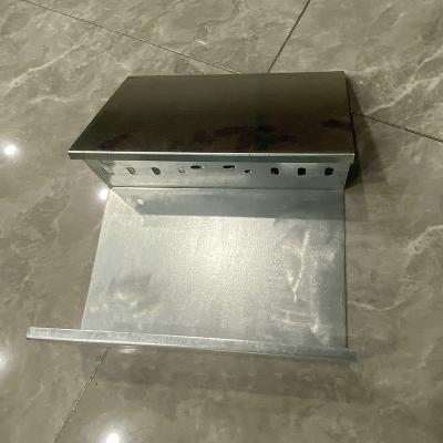 China Lightweight Steel Metal Cable Tray / Raceway Cable Tray With Customizable Widths 400mm for sale