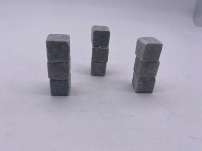 中国 Soapstoneの再使用可能なウィスキーの石のFDAが付いている立方飲み物のクーラー 販売のため