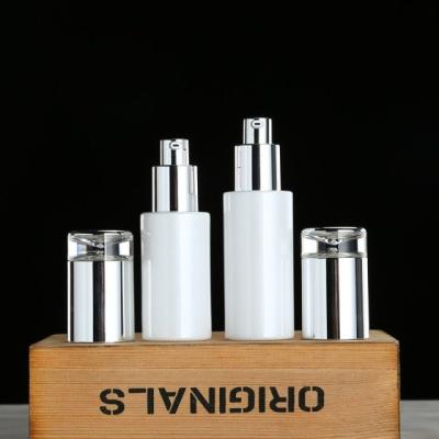 China Personal Care Set Cosmetic Packaging Luxury Cream Lotion Bottles Glass Jars for sale