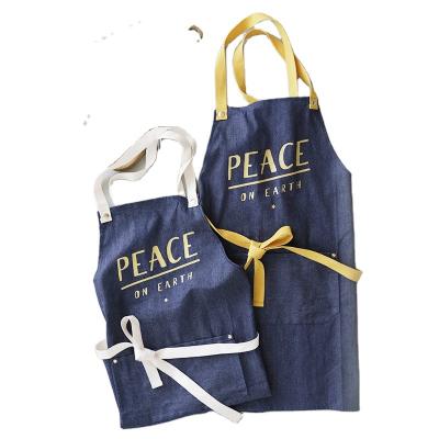 China Heat Denim Chef Apron With Adjustable Shoulder Strap Heat Steam And Stain Resistant Apron With Deep Front Pocket for sale