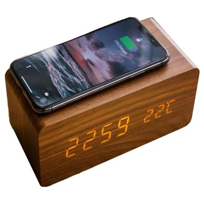 China Contemporary Made-in-China CE ROSH Showing Time Date Huminity Voice Control Wireless Power Bank for sale