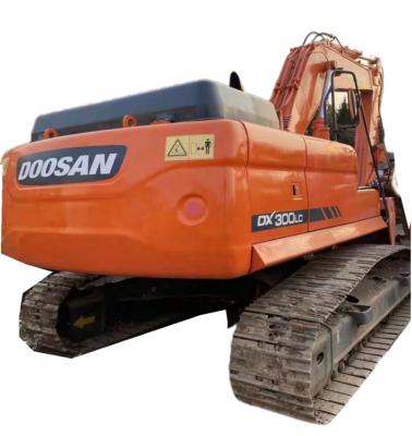 China Used Good Quality Original Paint 30 TON Korea Brand EPA Engine Hydraulic Excavator Doosan DX300LC for sale 1.2MÂ³ for sale