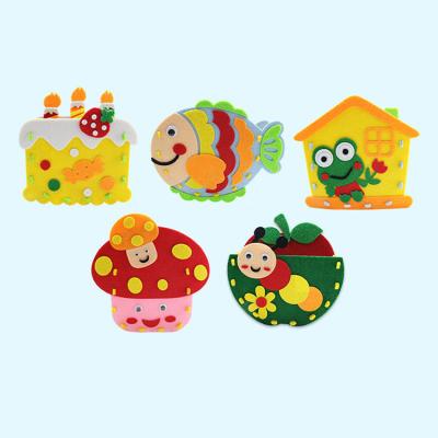 China 2023 New Handmade/DIY Design DIY Hand Sewing Cartoon Animal Pen Holder Felt Pen Container for sale