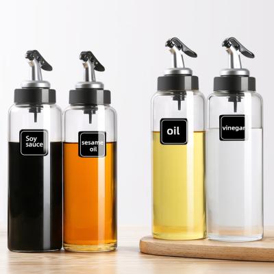 China Plastic Cover Borosilicate Herb Cooking Olive Oil Bottles 500ml Sugar Storage Bottles and Jars Kitchen Glass T/T Cover Wholesale Price for sale