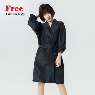 China Waterproof haircut cape salon client robe long robe kimono and hairdressing cape beauty SPA uniform for hotel hairdresser for sale