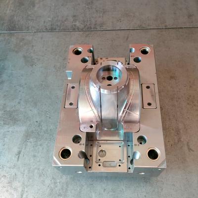 China Precision Components Thermoplastic Plastic Injection Mould With P20 Steel Material for sale