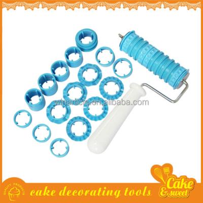 China Sustainable Plastic Cake Decorating Lace Fondant Decorative Embossing Pin for sale