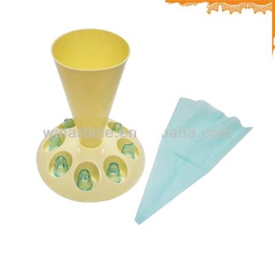 China Sustainable Pastry Bag And Spouts Rack Cake Decorating Cream Rack for sale