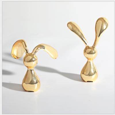 China Indoor creative minimalist modern minimalist style metal rabbit sculpture for home decoration for sale