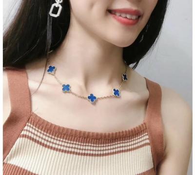 China Fantastic  Van Cleef & Arpels 18k Gold Vintage Alhambra Necklace 10 Motifs en venta