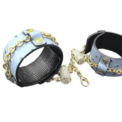 China New Adult Sex Toy Diamond Lock Handcuffs Real Leather Material Sex Toys Bondage Articles For Couples To Play With for sale