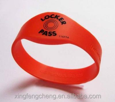 China Nfc 213/216 NfC Waterproof Smart Silicone RFID Wristband / BARCELET Waterproof / Waterproof for sale