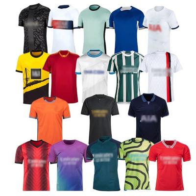 China Automatisch snijden Custom Designs Voetbalkleding Uniform voor Retro Football Shirt Te koop