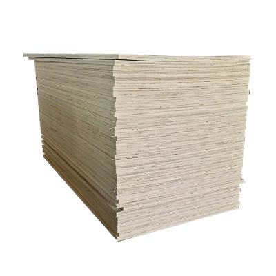 China Modern Hot Press Plywood 300 Ton LVL Beams LVL Construction Scaffold Panel for sale