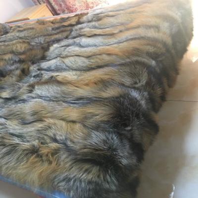 China Anti-bacteria Soft Real Fur Big Fur Fox Fur Bed Covering Blanket for sale