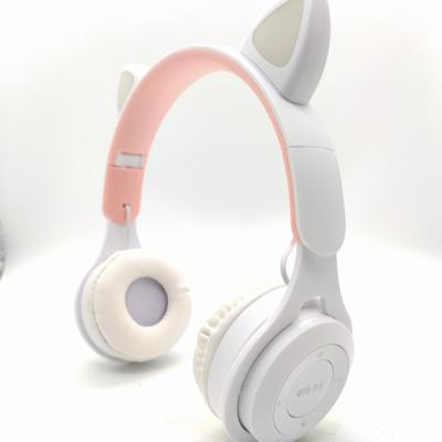 China Cat Ear Wireless Headset headband for promotion RGB colorful lights wireless earphone with competitive price for sale