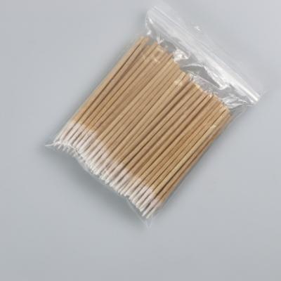 China El algodón biodegradable acentuado del recinto limpio de la esponja de algodón del palillo de madera florece para industrial en venta