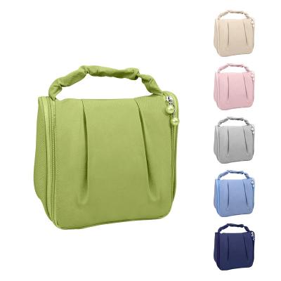 China Bolso colgante multicolor multifuncional del cosmético de la forma de la nube de la prenda impermeable para la hembra en venta