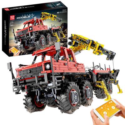 China Toy Wholesale Articulated 8x8 RC Truck MOC-15805 Building Block Bricks Legoed Technic Off-Road Model Car Yuxing Electronic MOLD KING 13146 for sale