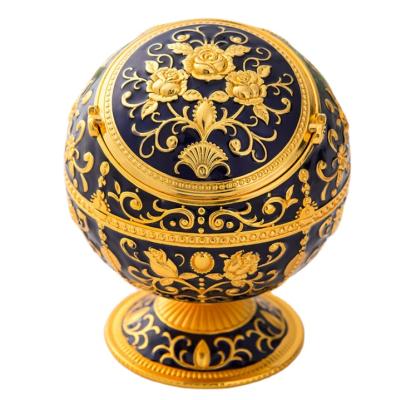 China Creative European India metal personality globe with a lid ashtray to give his friend gifts hotel coffee table decorations for sale