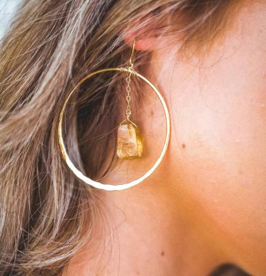 China Environmental Friendly Raw Citrine Jewelry Crystal Dangle Earrings from Zooying Crystal Gold Hoop Boho Handmade for sale