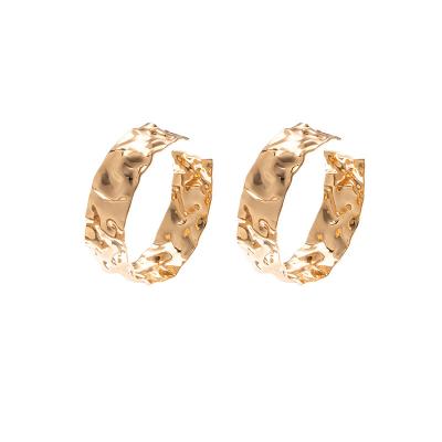 China Zooying TRENDY Statement Earring Hammered Irregular C Shaped Circle Gold Metal Earring for sale