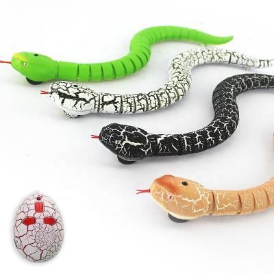 China Tongue Stick CPC Certified Novelty Toys For Adult Ride Creepy Harm USB Charging Bionic Rattlesnake Realistic RC Toy Snake Animals for sale