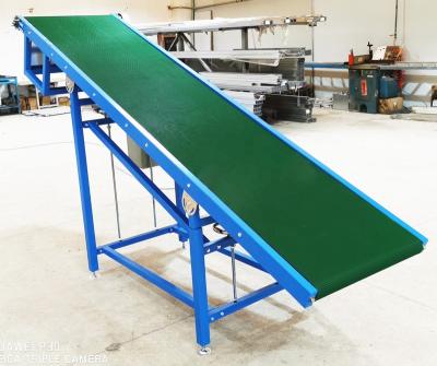 China Heat Resistant Adjustable Height Green PVC Incline Climbing Conveyor Steel Frame Unload Inclined PVC Conveyor Belt for sale