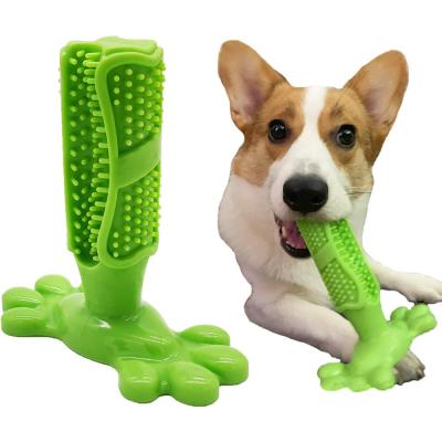 China New Sustainable Natural Rubber Dog Toothbrush Cleaning Thorny Chewing Stick Brushing Toy for sale