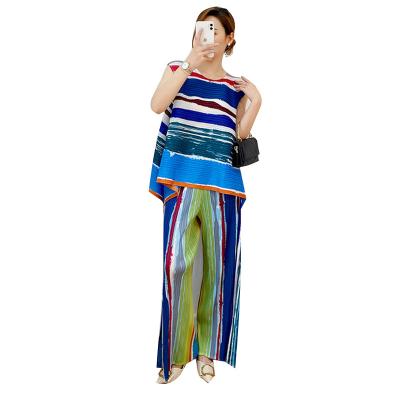 China FXZ 2021 Latest Design Ladies QUICK DRY 2 Piece Suit Spring Summer Black Blue Women Pleated Printed Vest Suit for sale