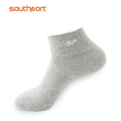 China Custom Logo Breathable 3 Pair Comfortable Socks Cotton Sport Socks For Men for sale