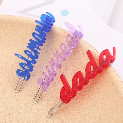 China Fashion Jewelry 2021 Wholesale Popular Trendy Hair Accessories 3 Color Acrylic Letter Hair Clip From China for sale