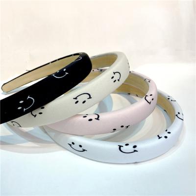 China 2021 Trendy Jewelry Hair Accessories Shape Girl Smiley Print Sponge Headband Black And White Simple Soft for sale