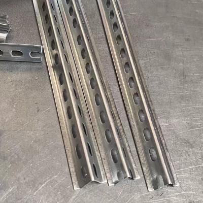 China UL Compliant Standard Cable Tray Brackets With Custom Side Rail Height for sale