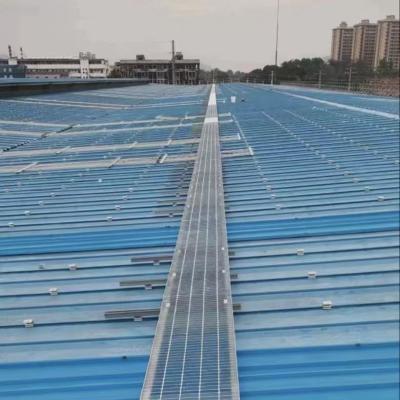 China Solar Panel Walkway with Anti Slip Properties for Rooftop Foot Traffic for sale