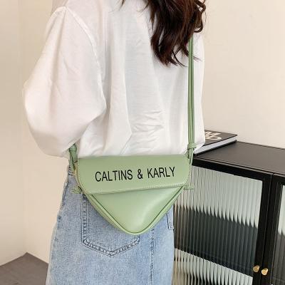 China Fashion printed letter triangle bag 2021 fashion female bag new fashion Korean version temperament single shoulder bag for sale