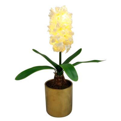 China Modern Wholesale Artificial Wedding Decoration Flower Plant Pots Plastic for sale