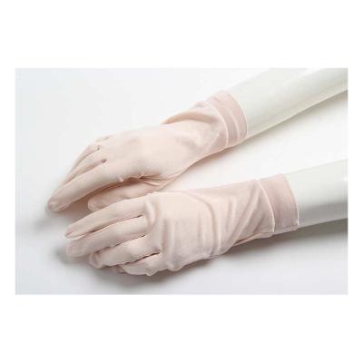 China New Design Soft Cheap Household Shower Women Cleaning 100% Silk Hand Glove for sale