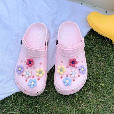 China New Recyclable Cute Garden Nurse Platform Sandals Slippers For Women Slip On Women Sandals 2021 for sale