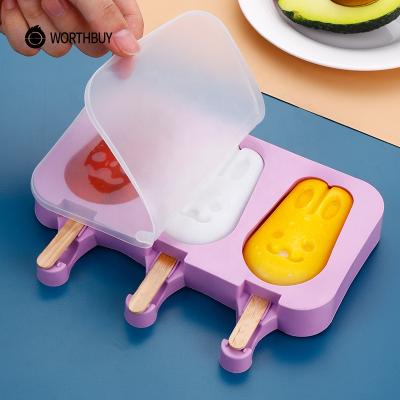 China Creative WORTHBUY 3 Grids Cartoon Viable Silicone Ice Cream Mold With Lid Kitchen Ice Cube Mold Popsicle Maker For Kids Ice Cream Tools for sale