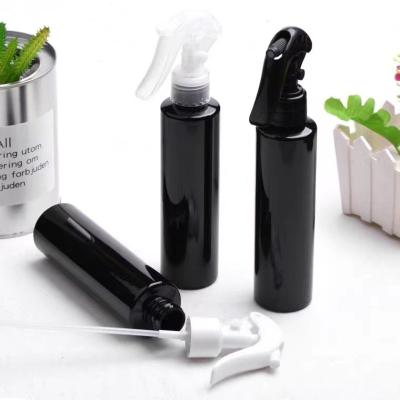 China Modern Black Trigger Spray Empty Plastic Bottle With Lock Hook Pump Spray For Detergent Packaging for sale