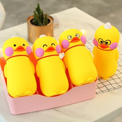 China 2022 Viable Creative Children's Wholesale Cute Duck Glass Bottle Borosilicate Glass Bottles for sale