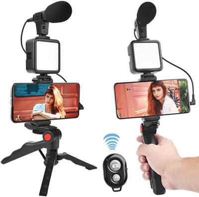 China Mini Cheaper Price Video Shooting Photography Suit with LED Light and Mini Tripod Portable Vlogging Fill Kit for YouTube for sale