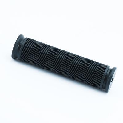 China Bike Smooth Soft Rubber Anti-Skid Grip Grips Lock On Bar End Mountain Road Bike Bicycle MTB Handlebar Cycling Cover Grips ID 22.2mm*OD 30mm*L136mm for sale