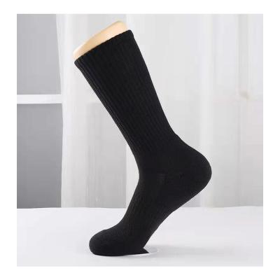 China Men's and women's breathable high-grade cotton trend street socks baby tendril black and white socks for sale